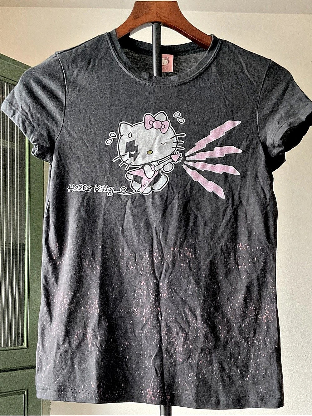 Sanrio Hello Kitty Graphic Tee in Black Size Large NWT